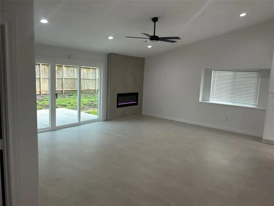 14207 Greenway Drive, Sugar Land, TX 77498 - #3