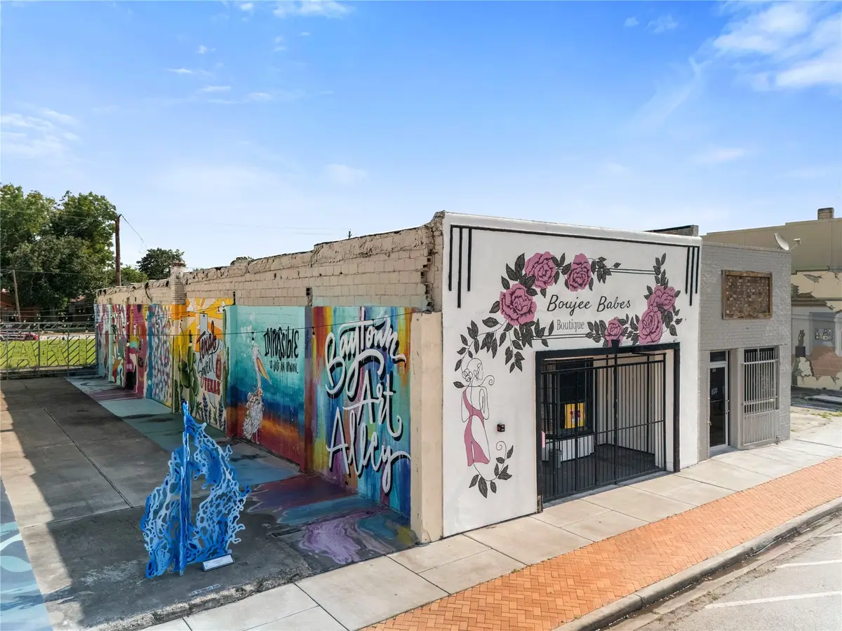 122 W Texas Ave, Baytown, TX 77521 - Image #1