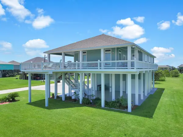 906 Westview, Crystal Beach, TX 77650