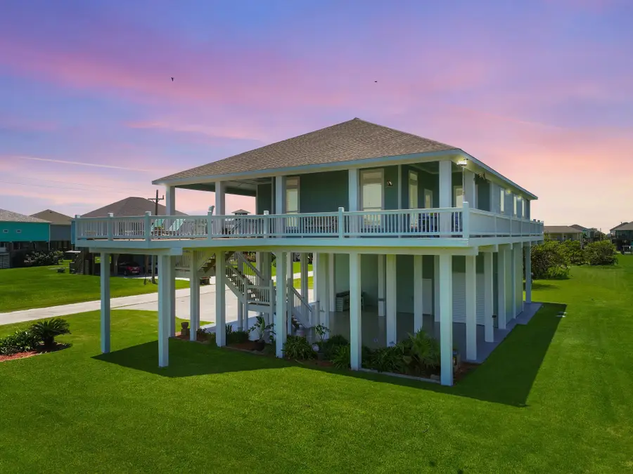 906 Westview, Crystal Beach, TX 77650 - Image #2