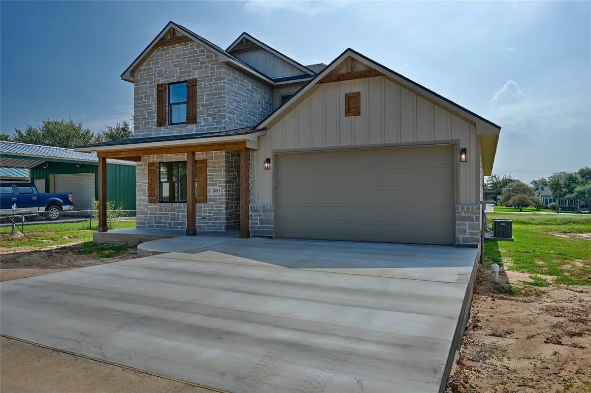 1033 South Masonic Street, Bellville, TX 77418 - Image #1