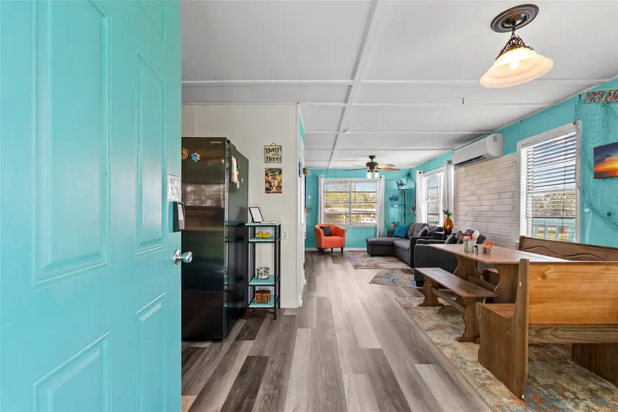 1617 Avenue J, Dickinson, TX 77539 - Image #2