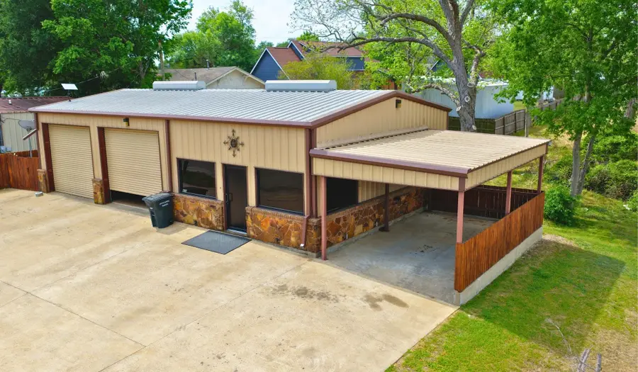 405 N Johnston Street, Caldwell, TX 77836 - #3