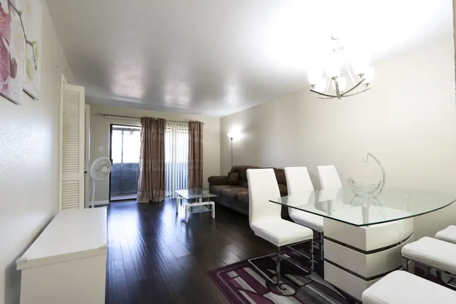 3035 Walnut Bend Lane #33, Houston, TX 77042 - Image #2