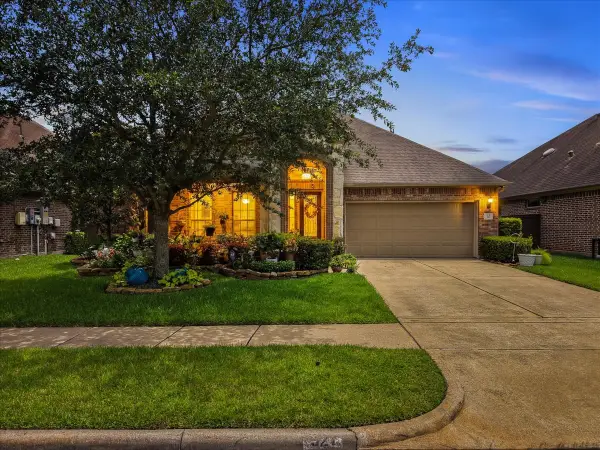 521 East Fork, Webster, TX 77598