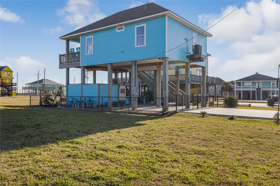 110 Verdia Drive, Crystal Beach, TX 77650 - Image #2