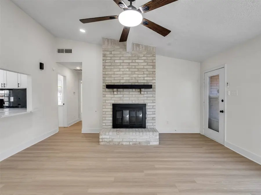 455 Capehill Drive, Houston, TX 77598 - Image #3