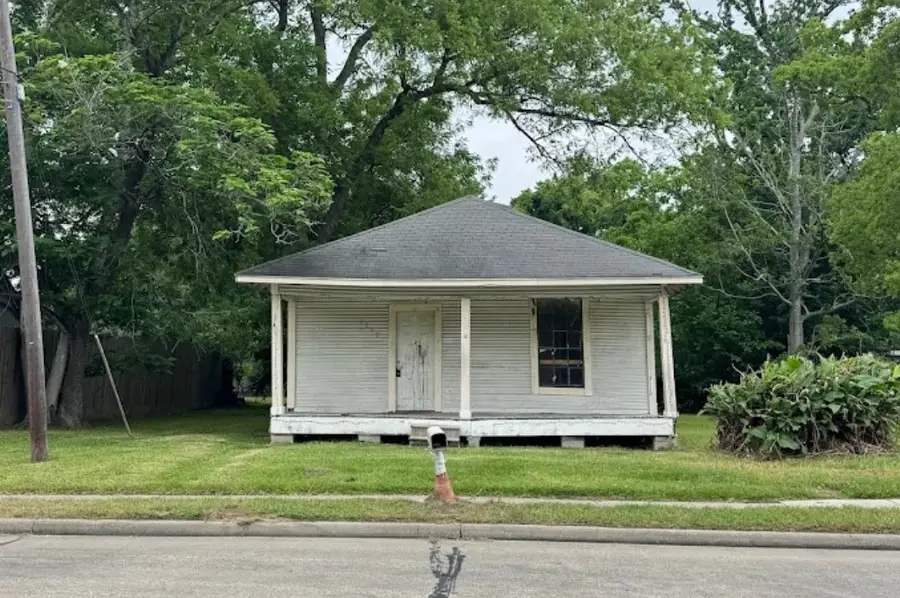 2392 Delaware Street, Beaumont, TX 77703 - #2