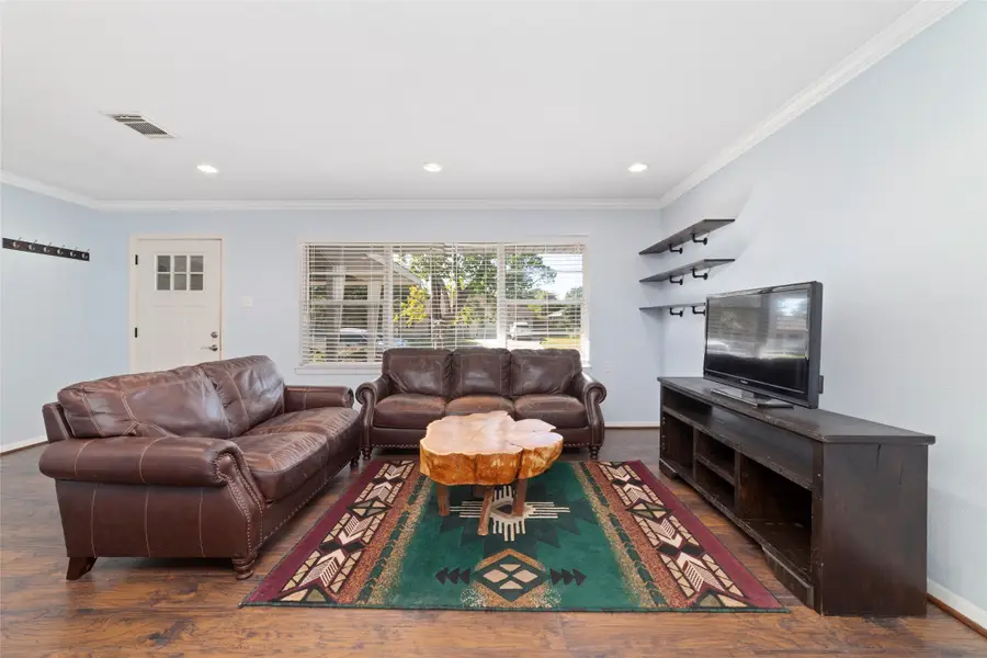 8625 Bob White Drive, Houston, TX 77074 - Image #2