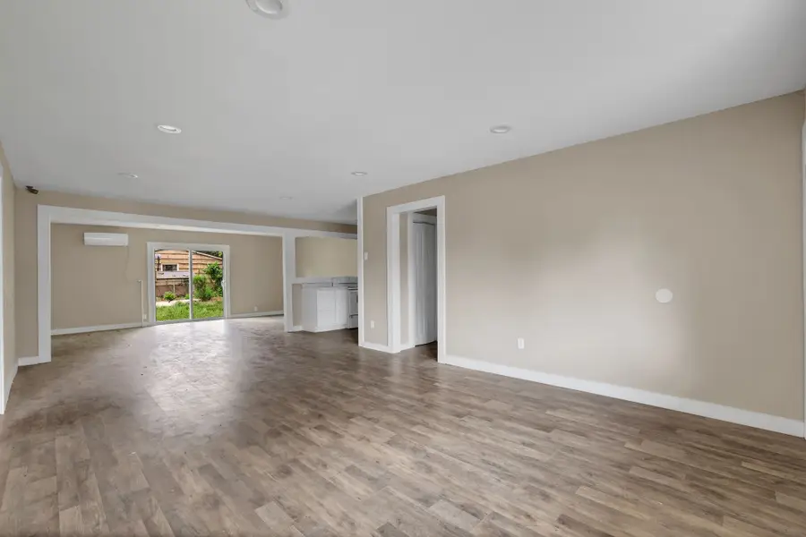 5823 Lyndhurst Drive, Houston, TX 77033 - #3