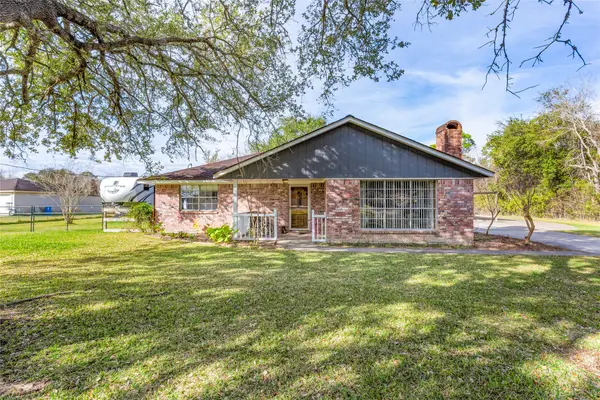 7240 Avenue L 1/2, Santa Fe, TX 77510