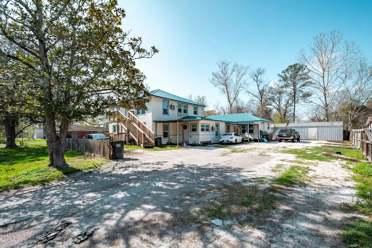 108 W Barrow Street, Dayton, TX 77535 - Image #1