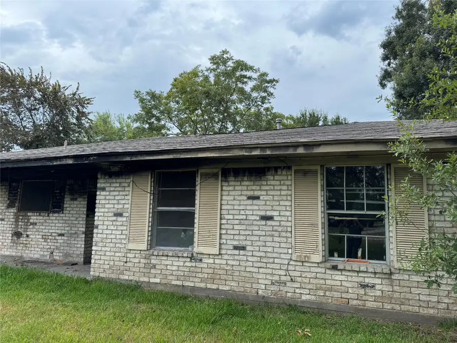 206 Sunset Heights Avenue, Dayton, TX 77535 - #2