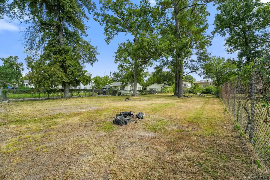 9314 Wiloak Street, Houston, TX 77028 - Image #2