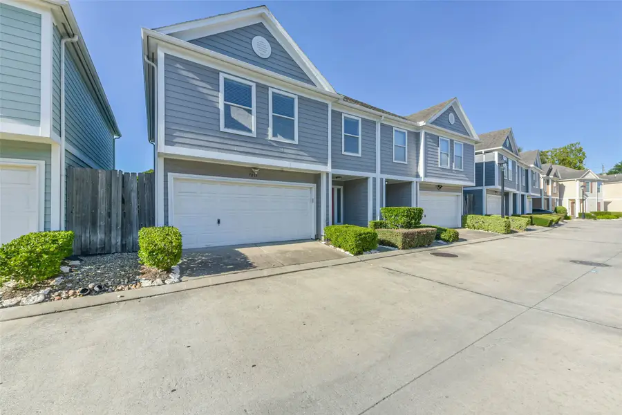 7019 Woodridge Square Drive, Houston, TX 77087 - Image #3