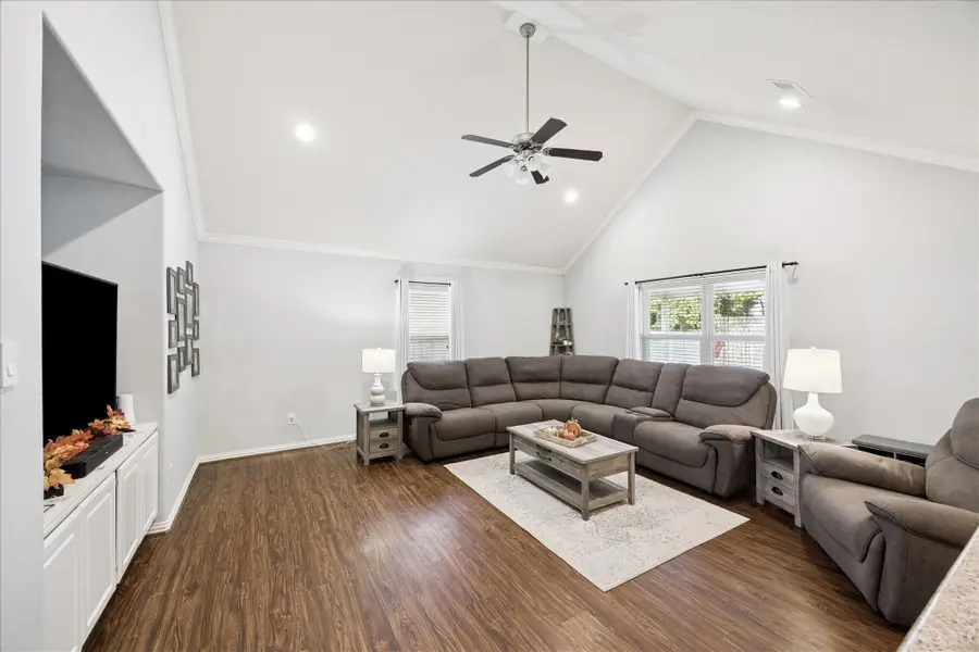 216 E Lantana Circle, Sealy, TX 77474 - Image #3