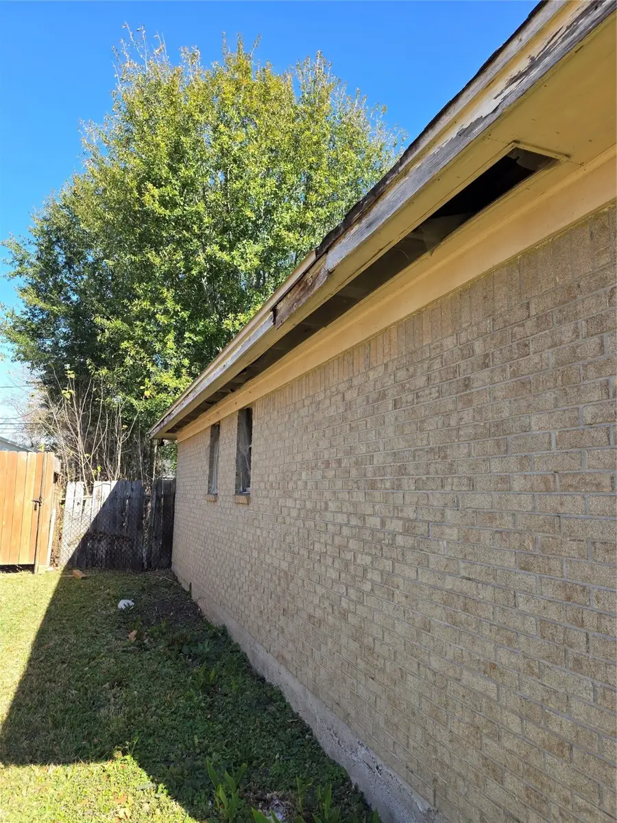 5408 Lillian Street, Baytown, TX 77521 - Image #2