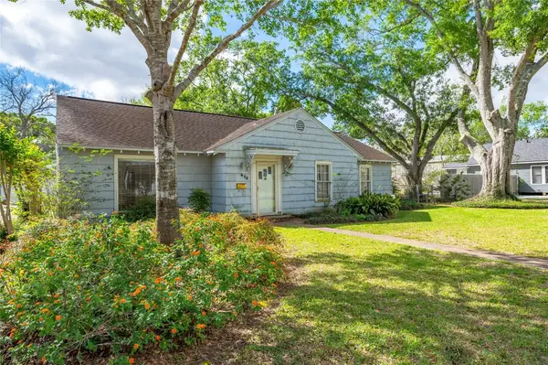 418 E Strand Street, El Campo, TX 77437