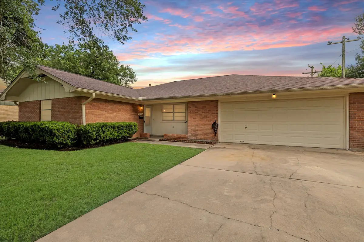 2308 Hillcrest Drive, Bay City, TX 77414 - #1