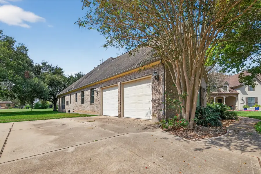 32807 Wentworth Circle, Fulshear, TX 77441 - Image #2