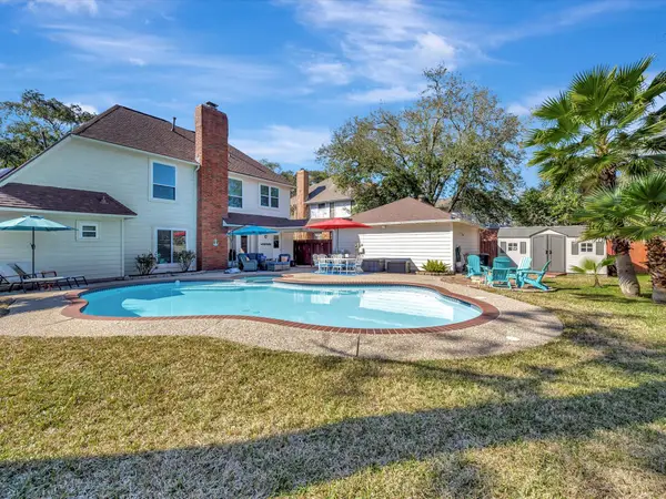 714 Crestwood Drive, El Lago, TX 77586