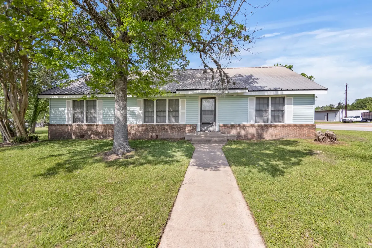 211 15th Street, Hempstead, TX 77445 - #1