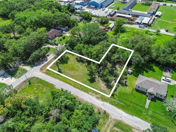 6718 Overton Street, Hitchcock, TX 77563