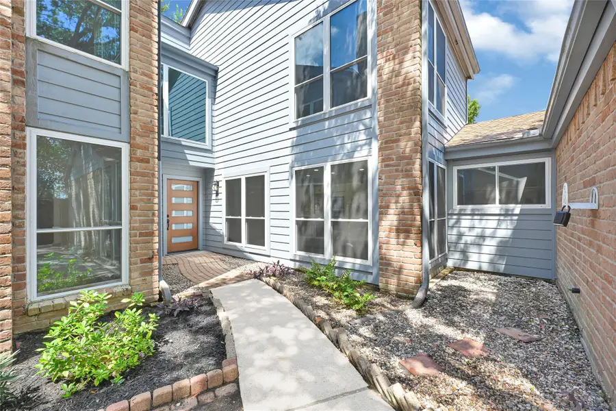 16806 Bentfield Court, Houston, TX 77058 - Image #3