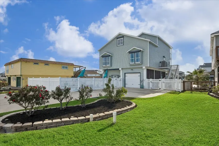 406 Tahiti Road, Tiki Island, TX 77554 - #3