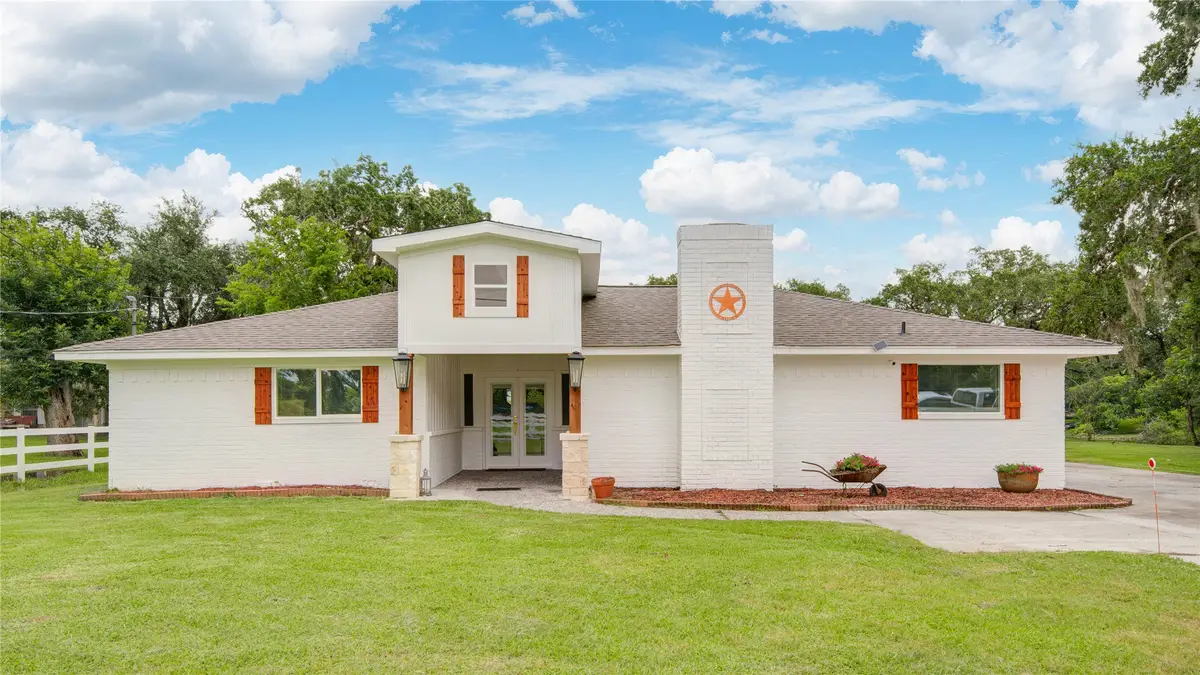 623 County Road 687, Angleton, TX 77515 - #1