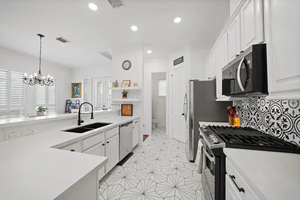 1330 Malone Street, Houston, TX 77007