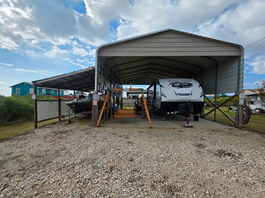 6173 Bonita Street, Sargent, TX 77414 - Image #2