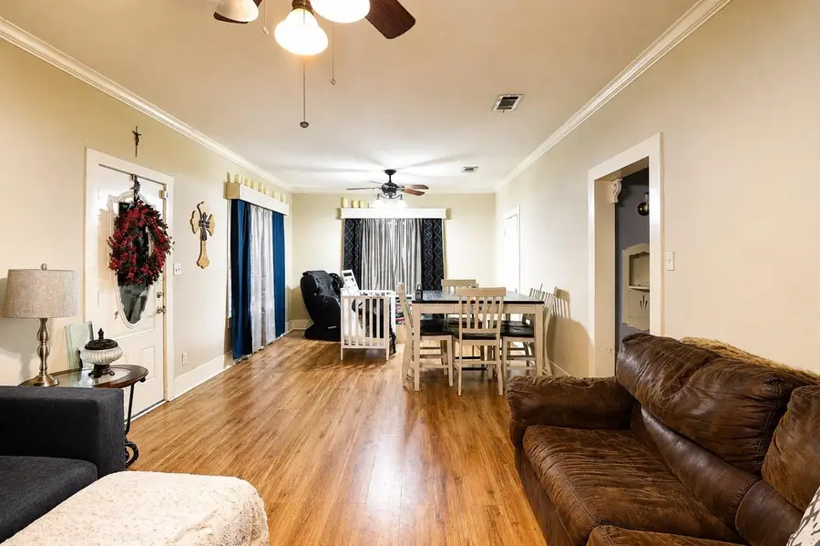 315 S Johnson Street, Alvin, TX 77511 - #3