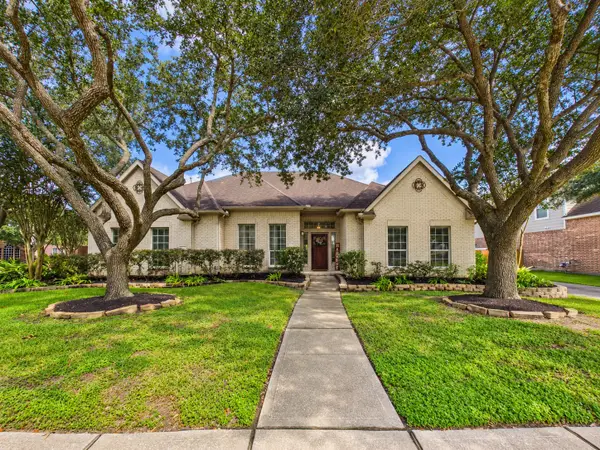 2876 Love Lane, Friendswood, TX 77546