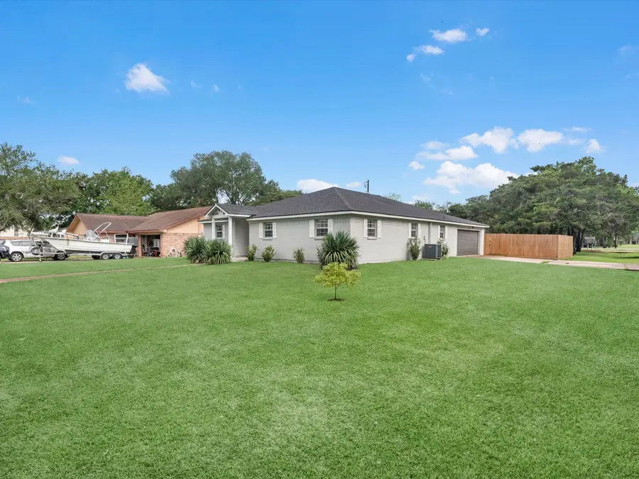 904 Kimmons Drive, Alvin, TX 77511 - #2