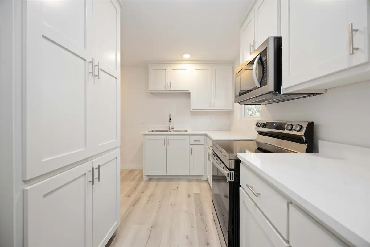 711 W Sidnor Street, Alvin, TX 77511 - Image #1