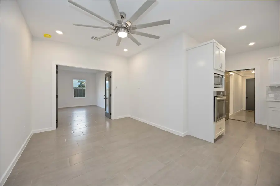 711 W Sidnor Street, Alvin, TX 77511 - Image #3