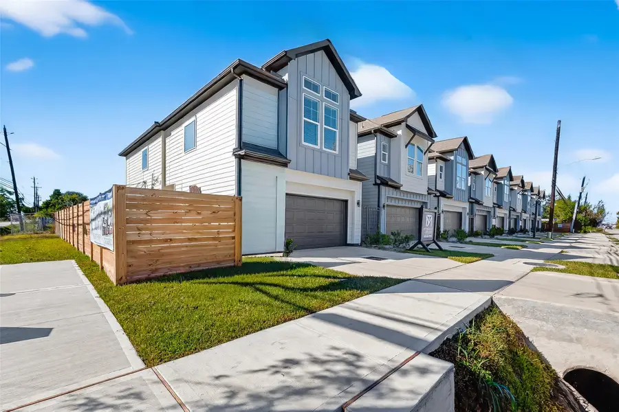 8668 Easthaven Boulevard, Houston, TX 77075 - Image #2