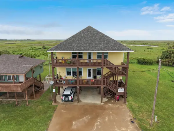 521 Beachfront Drive, Matagorda, TX 77457