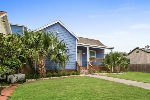 1022 Avenue L, Galveston, TX 77550