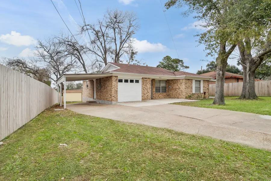 2217 Old Chappell Hill Road, Brenham, TX 77833 - Image #2