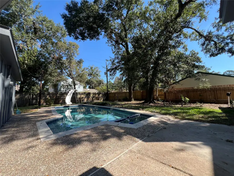 602 Rosewood Drive, Shenandoah, TX 77381 - #2