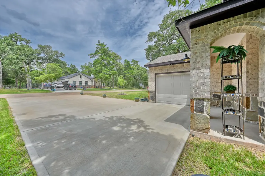 305 Pinehurst Drive, New Ulm, TX 78950 - Image #3
