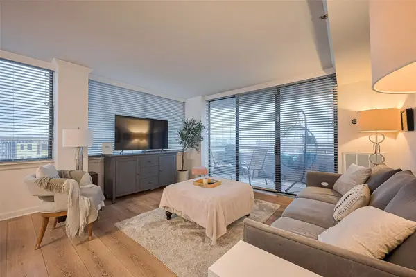 3525 Sage Road #1004, Houston, TX 77056