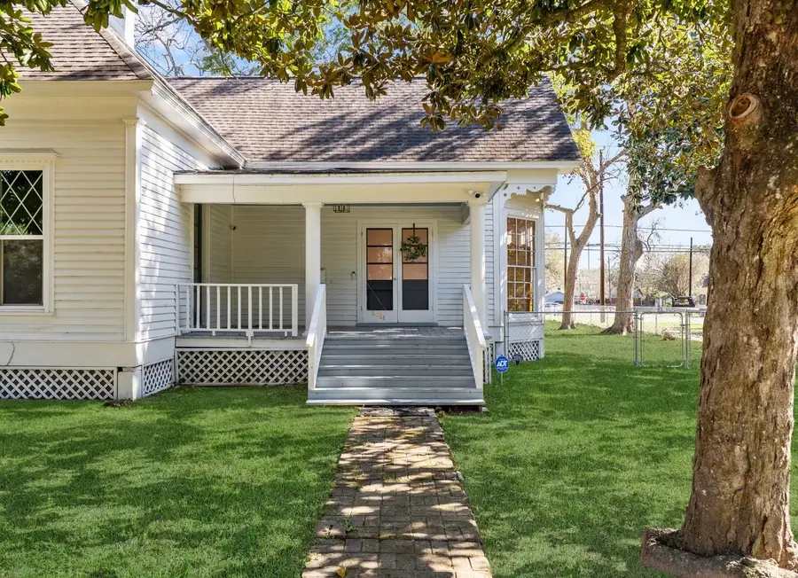 2421 Avenue G, Bay City, TX 77414 - Image #2