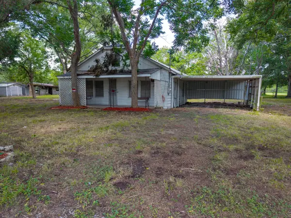 1301 Adams Road Road, Bay City, TX 77414