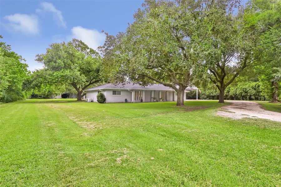 16716 Bohemian Hall Road, Crosby, TX 77532 - Image #2