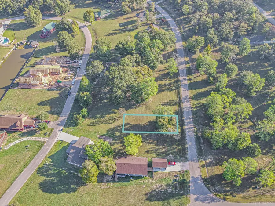 58 Lakecrest Lane, Huntsville, TX 77340 - Image #2