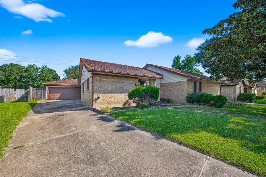 4407 Yosemite Drive, Pasadena, TX 77504 - Image #3