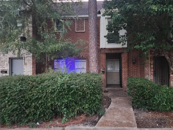 1404 Walnut Bend Lane #23, Houston, TX 77042